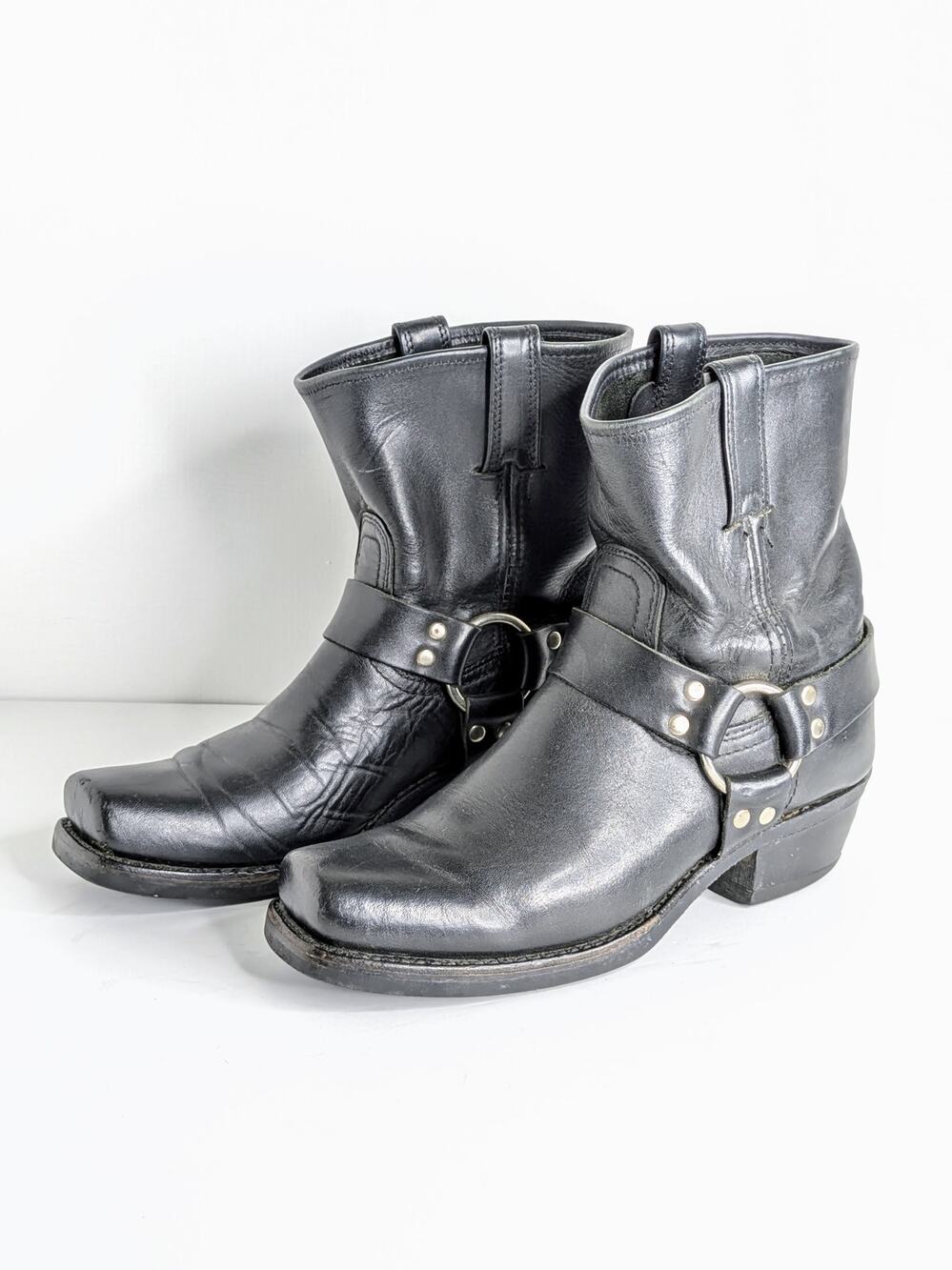 Frye Harness 8R Boots 9.5 Black Leather Moto Silver Hardware Square Toe Pull On